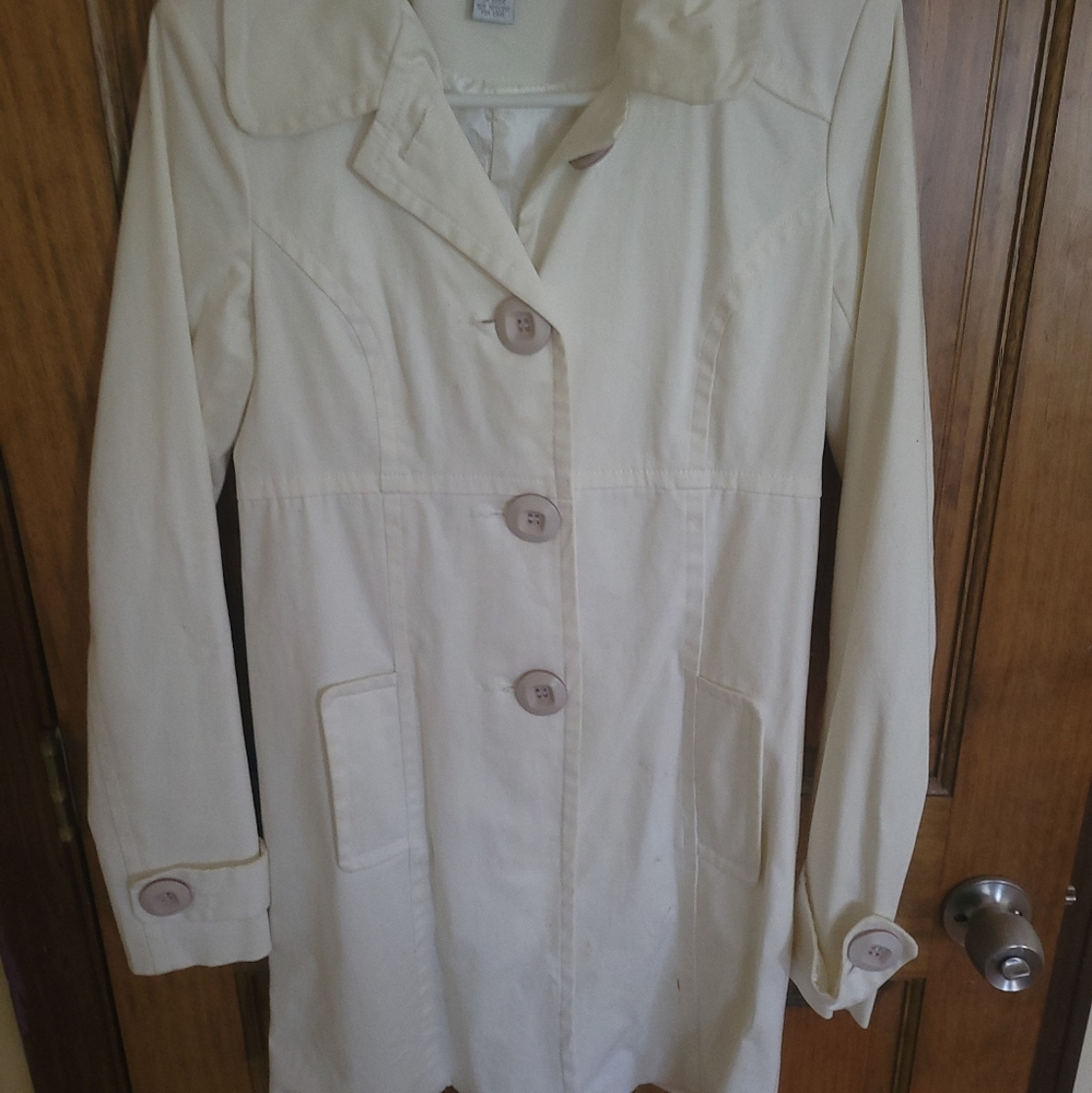 White spring/fall light jacket